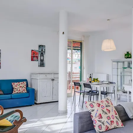 דירה Penthouse Market 700m From Sea - Happy